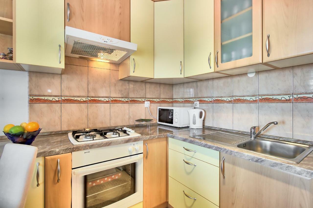 Apartman Lara *