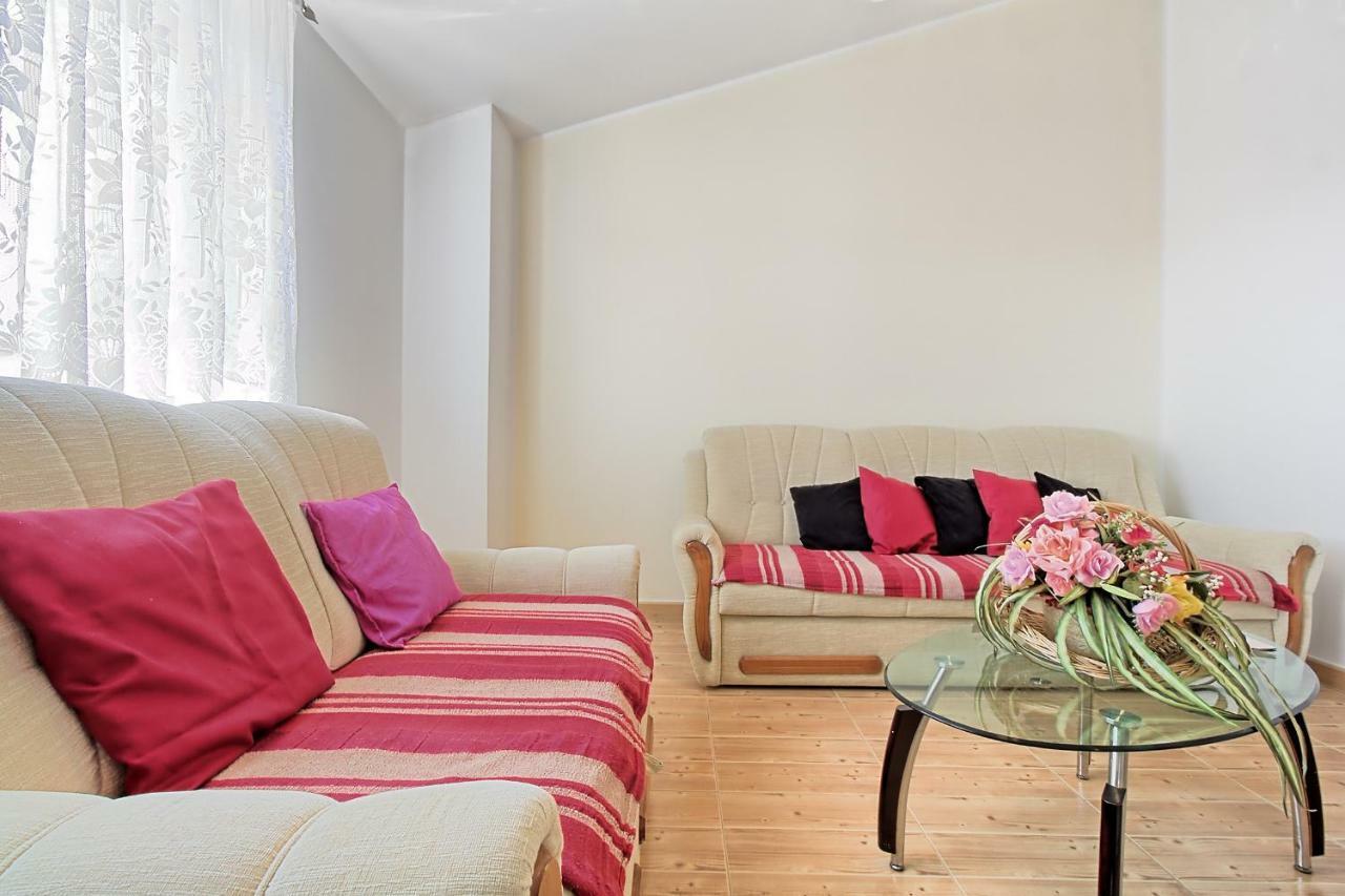 Apartment Lara *